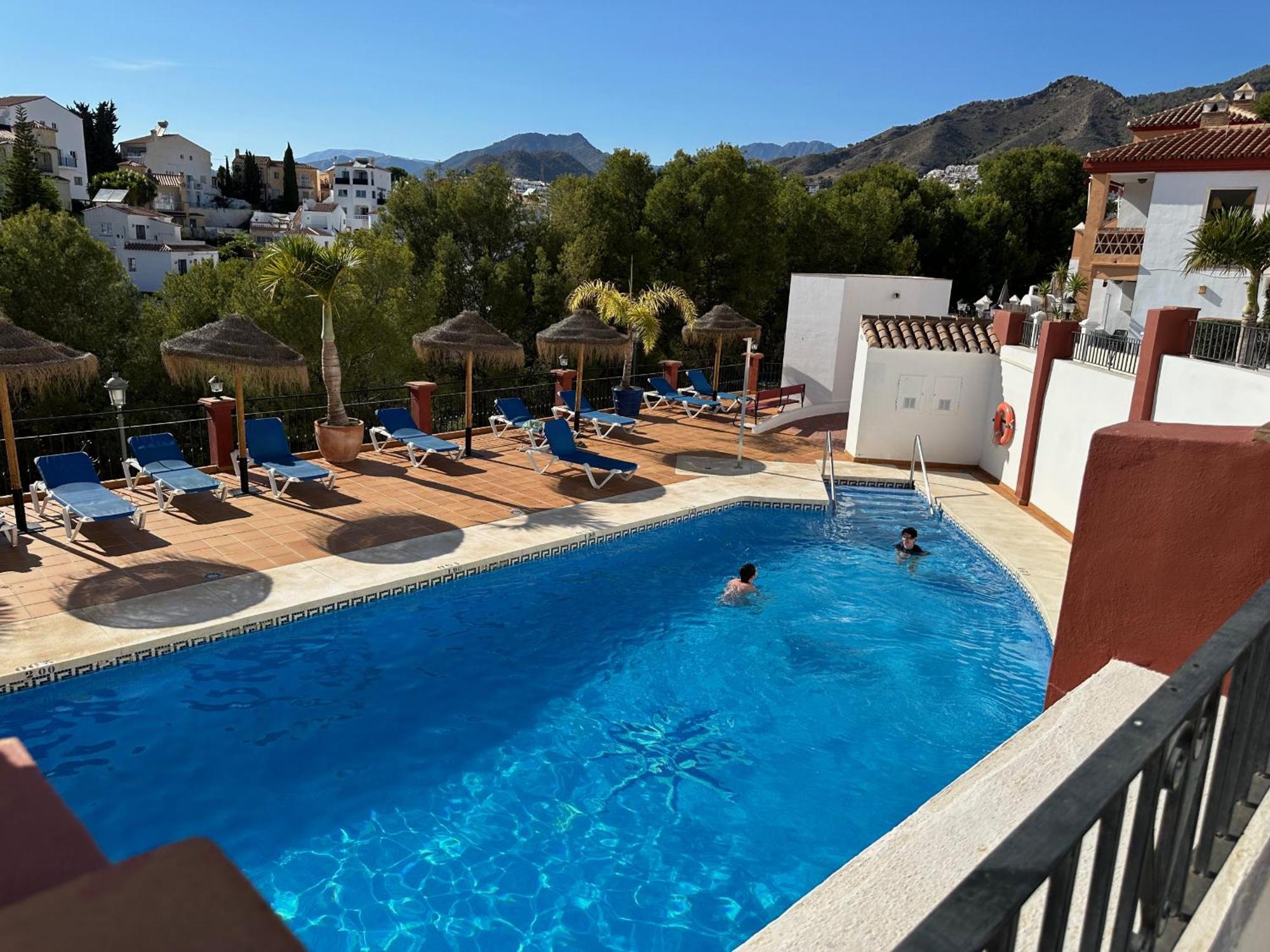 Spacious Family Villa Aljamar 8A Nerja Exterior photo